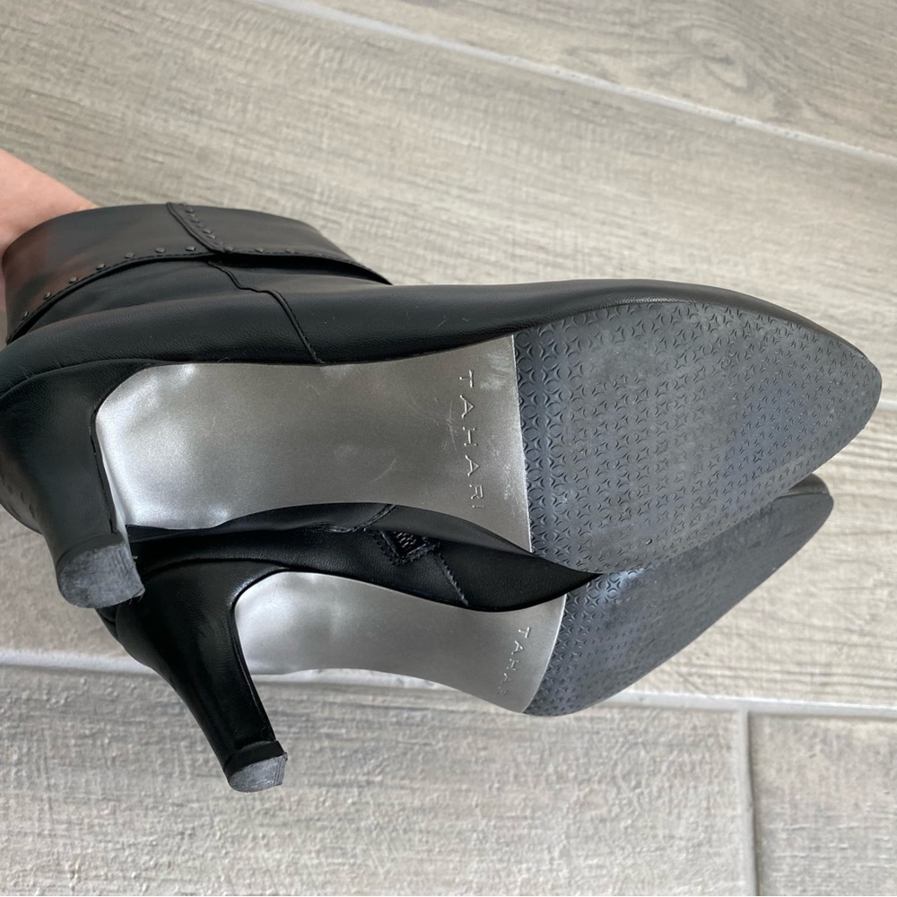 Tahari Primer Black Leather Ankle Boot Heeled Studded Size 7.5 - Picture 9 of 12